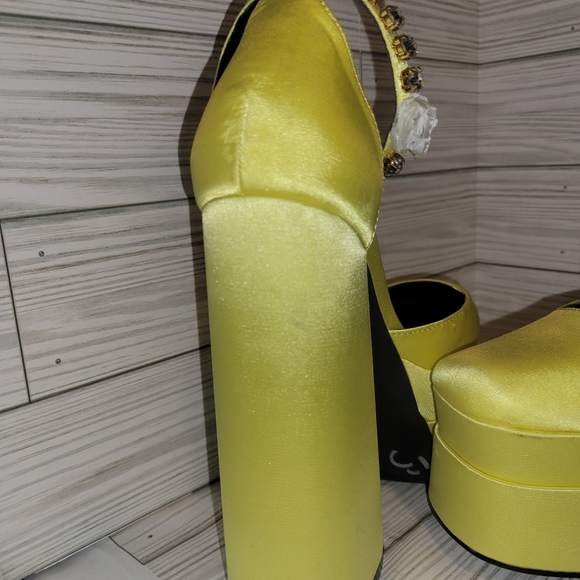 Cape Robbin - Picture 5 of 5